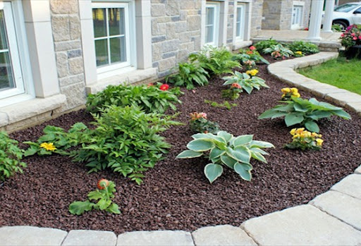 6 Ways Mulching Can Benefit Your Yard in Alexandria, VA